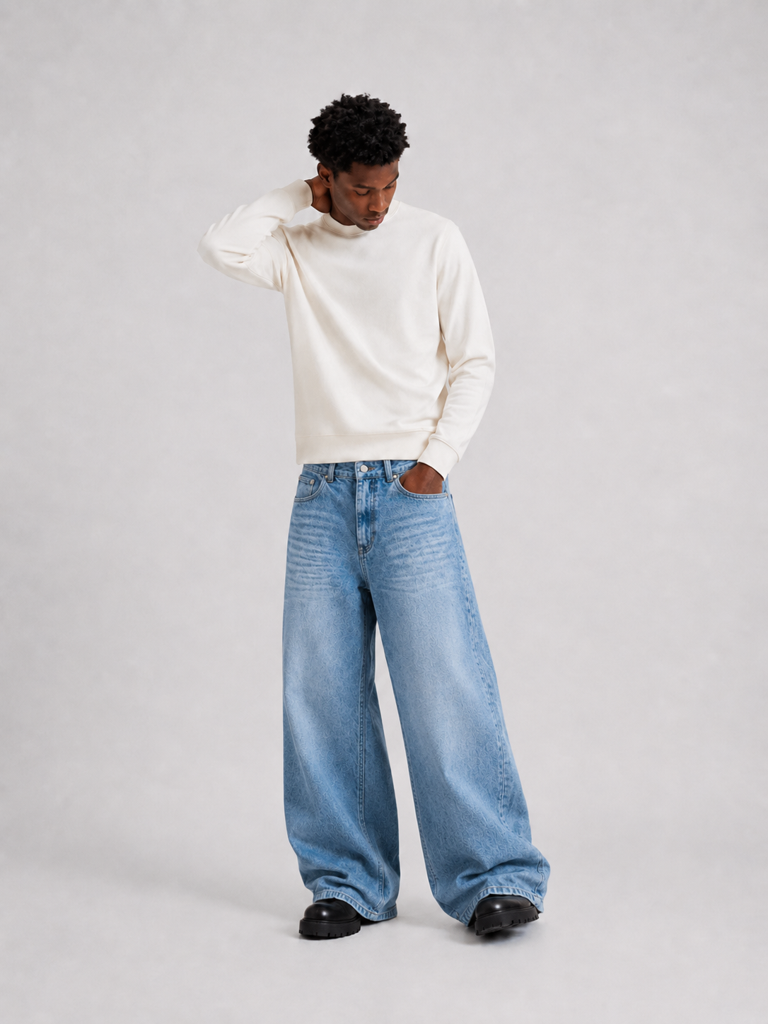 LIGHT WASH DENIM
