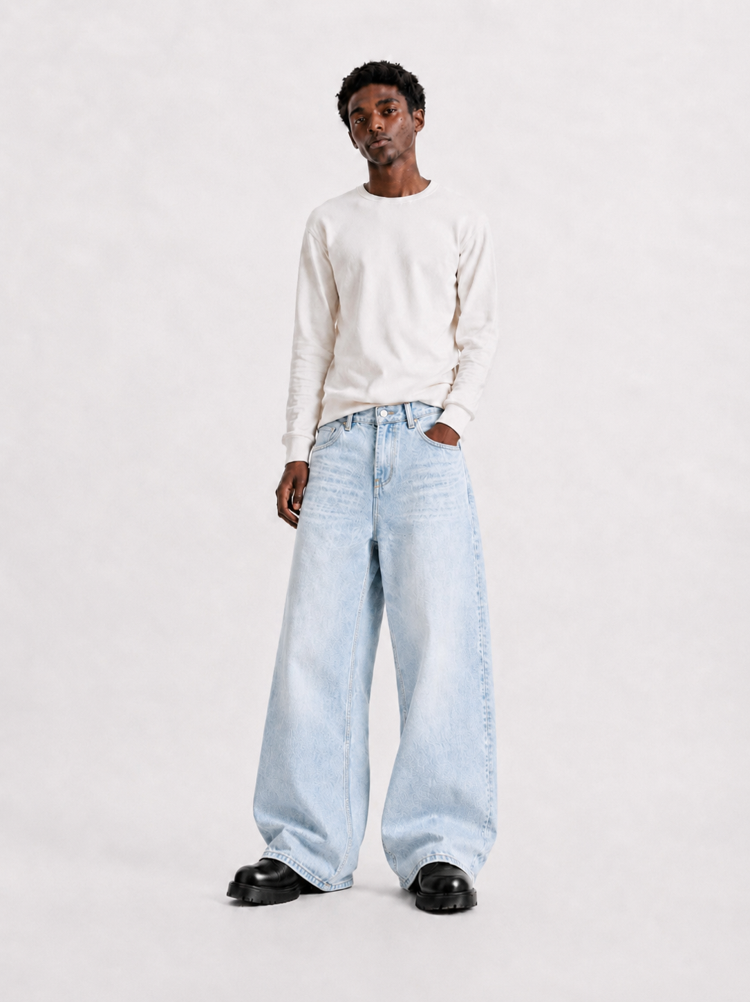 LIGHT WASH DENIM
